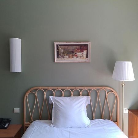 Hostellerie Du Lys Lamorlaye Buitenkant foto