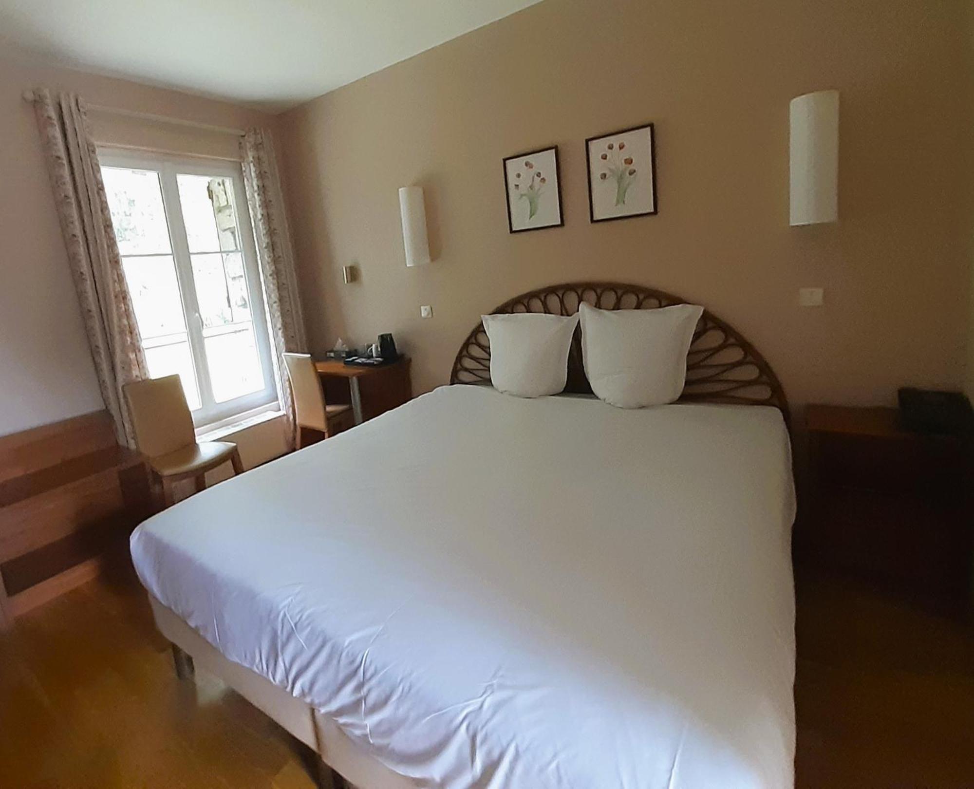 Hostellerie Du Lys Lamorlaye Buitenkant foto
