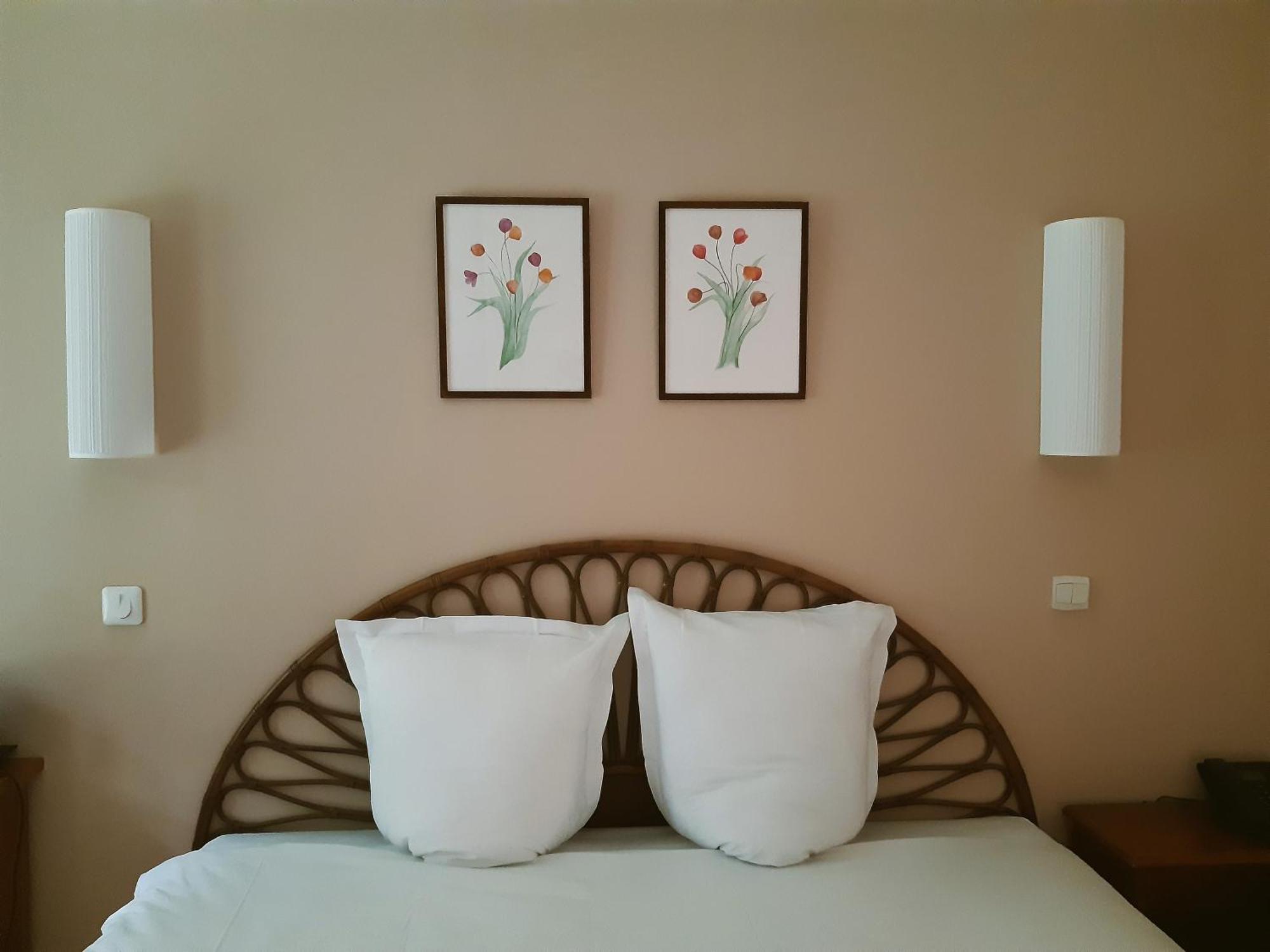 Hostellerie Du Lys Lamorlaye Buitenkant foto