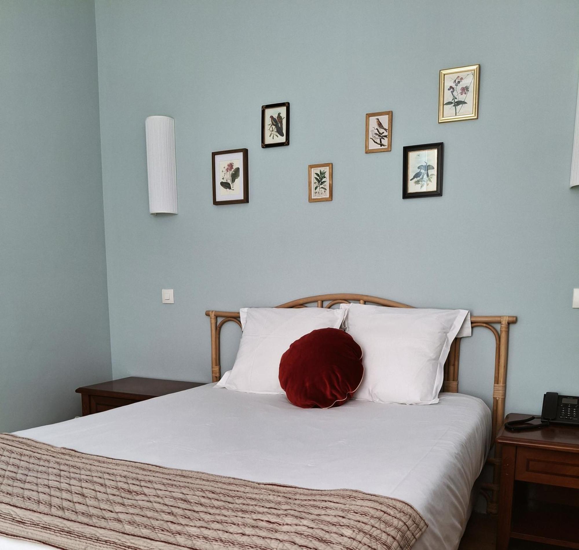 Hostellerie Du Lys Lamorlaye Buitenkant foto