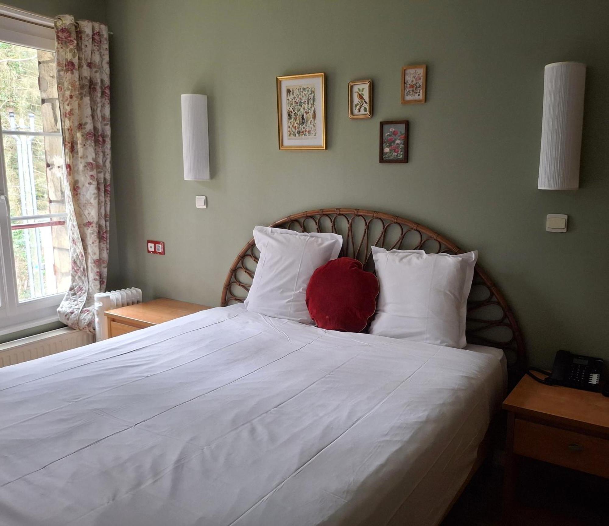 Hostellerie Du Lys Lamorlaye Buitenkant foto