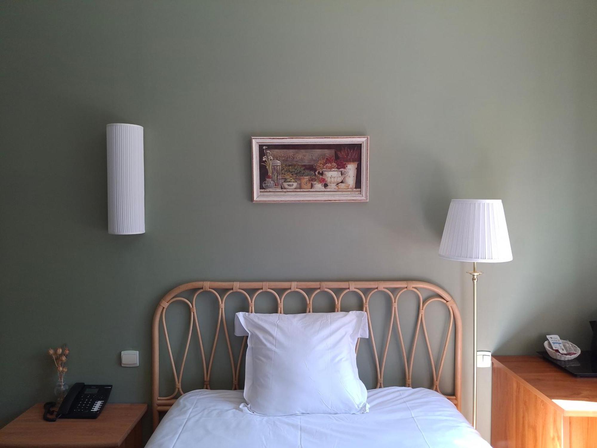 Hostellerie Du Lys Lamorlaye Buitenkant foto