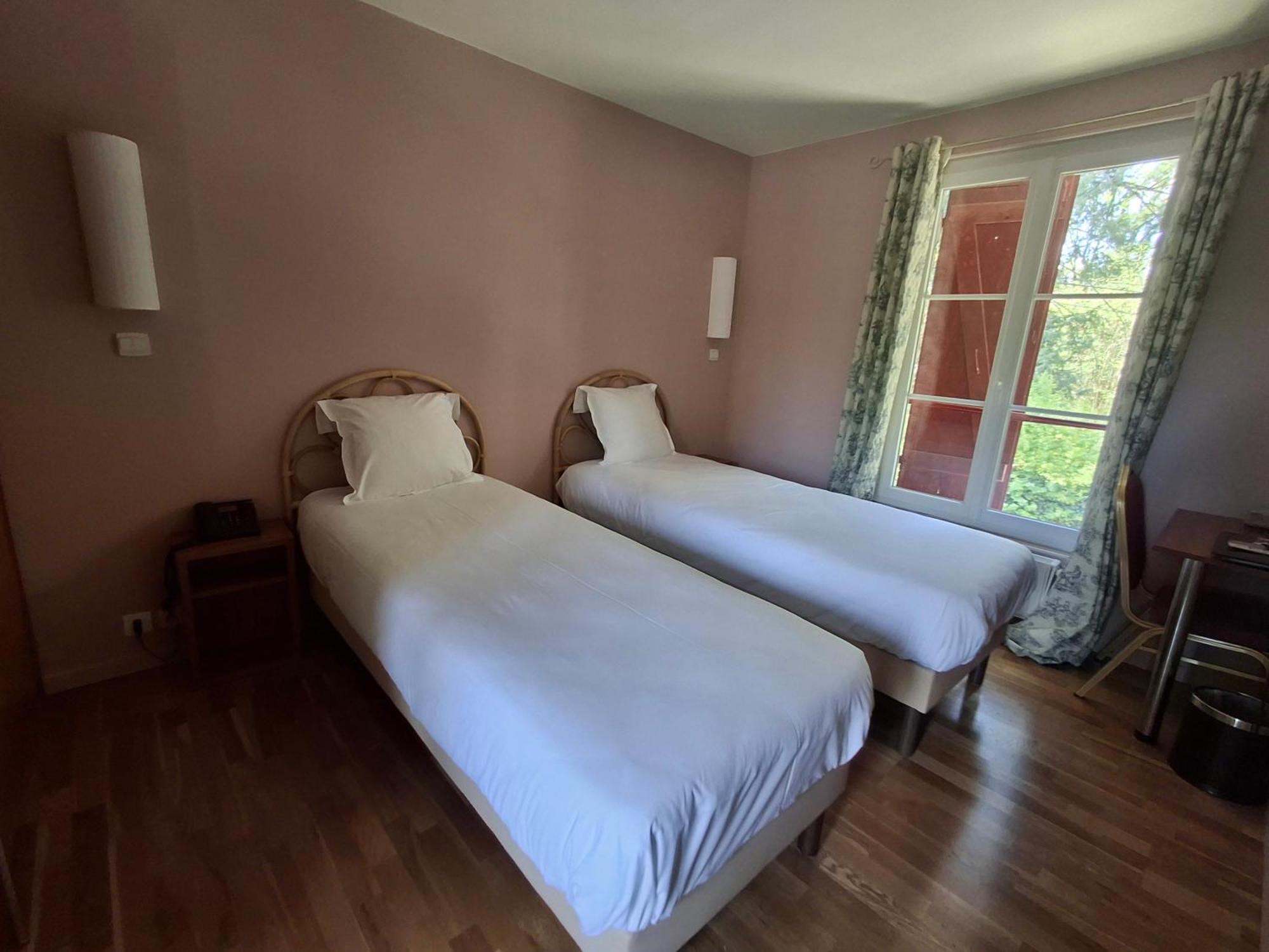 Hostellerie Du Lys Lamorlaye Buitenkant foto