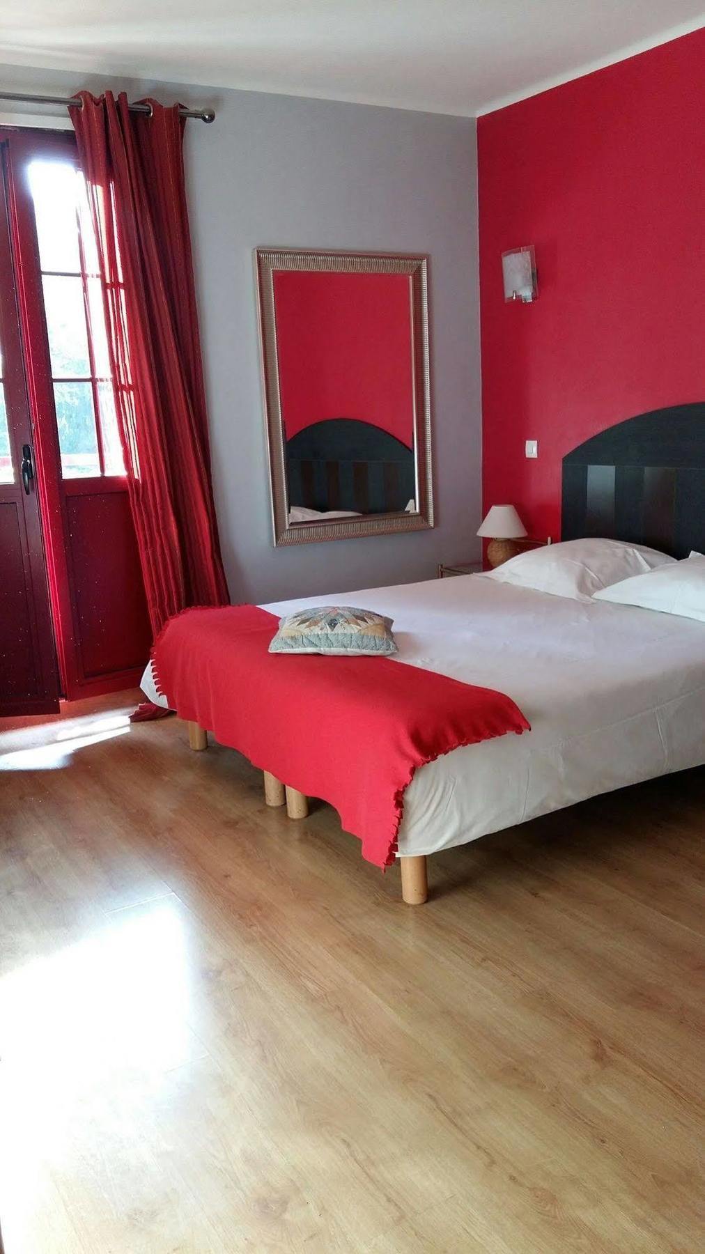 Hostellerie Du Lys Lamorlaye Buitenkant foto