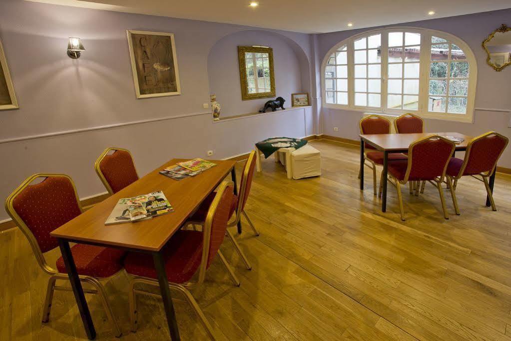 Hostellerie Du Lys Lamorlaye Buitenkant foto