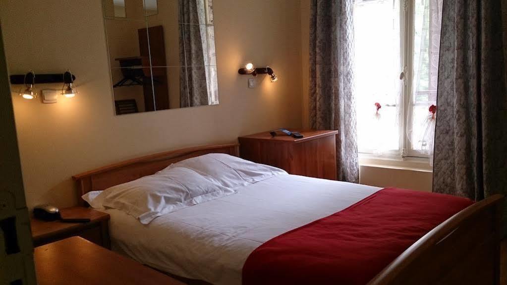 Hostellerie Du Lys Lamorlaye Buitenkant foto